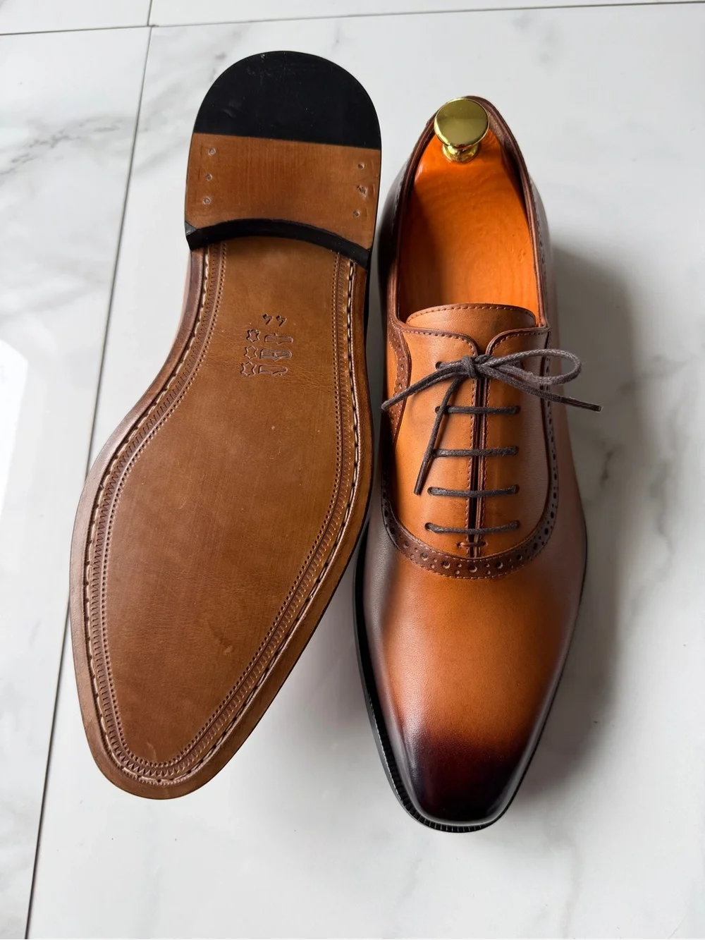 Men's Burnished Tan Leather Oxford Lace-Ups